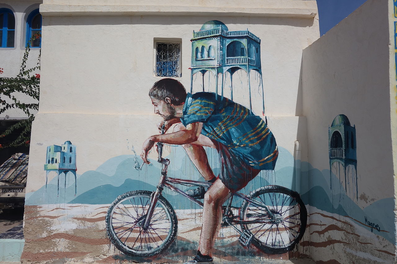 Bikes make the wall Djerba_Er_Riadh_Street_Art_07