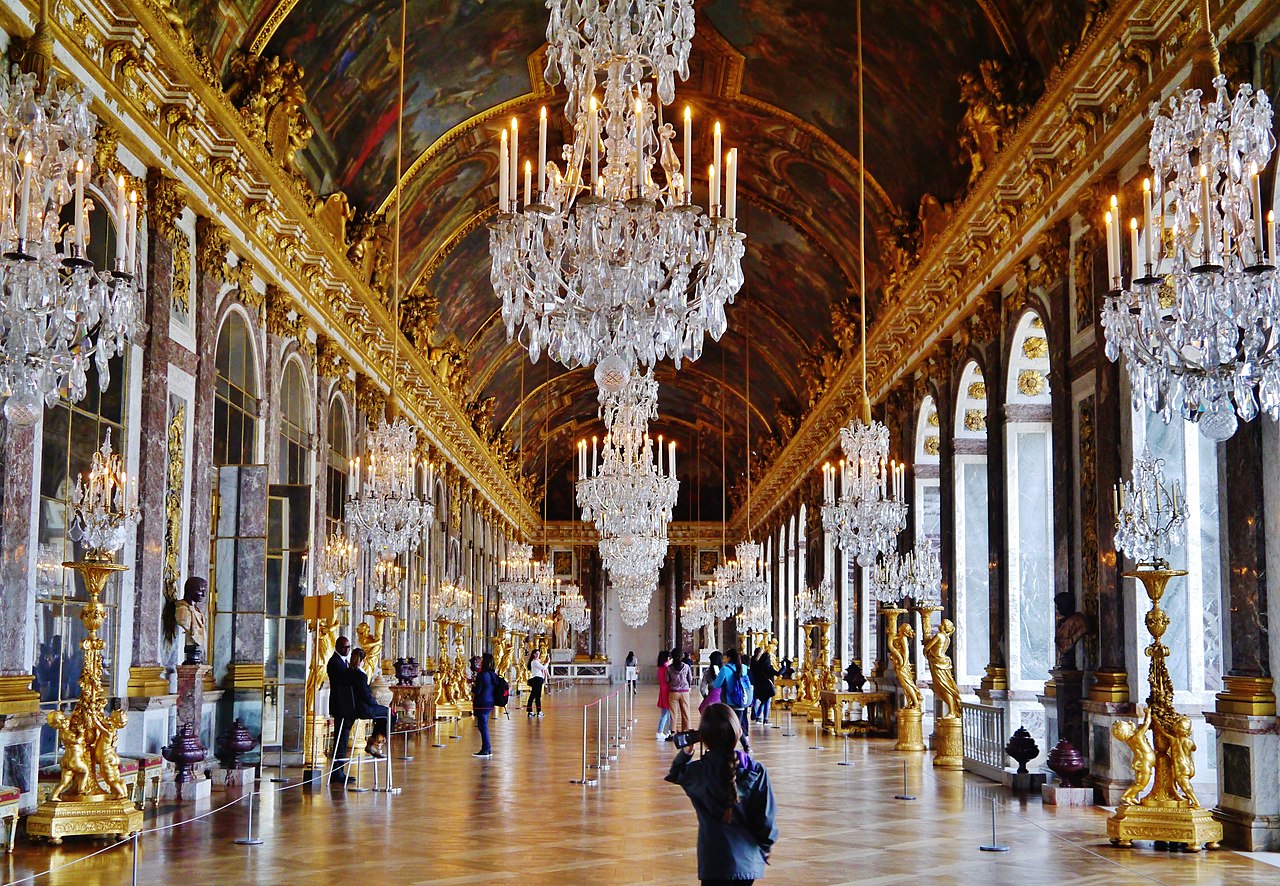 Версаль видео. Франция Версаль индивидуальная экскурсия. Прогулка по Версалю. Версаль интерьеры видеоэкскурсия. Экскурсия в Версаль платье.
