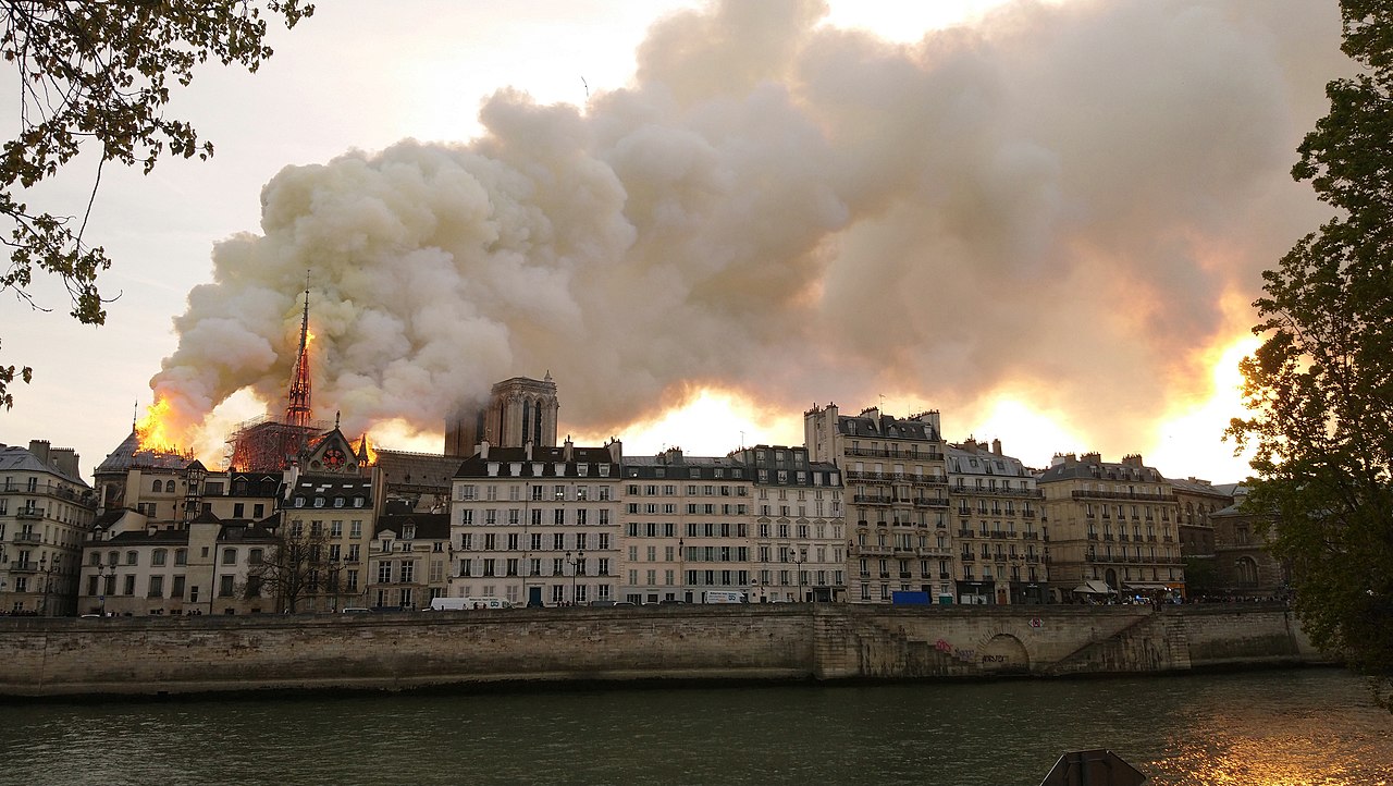 Notre-Dame de Paris en feu - ©Cilcée / Wikipédia